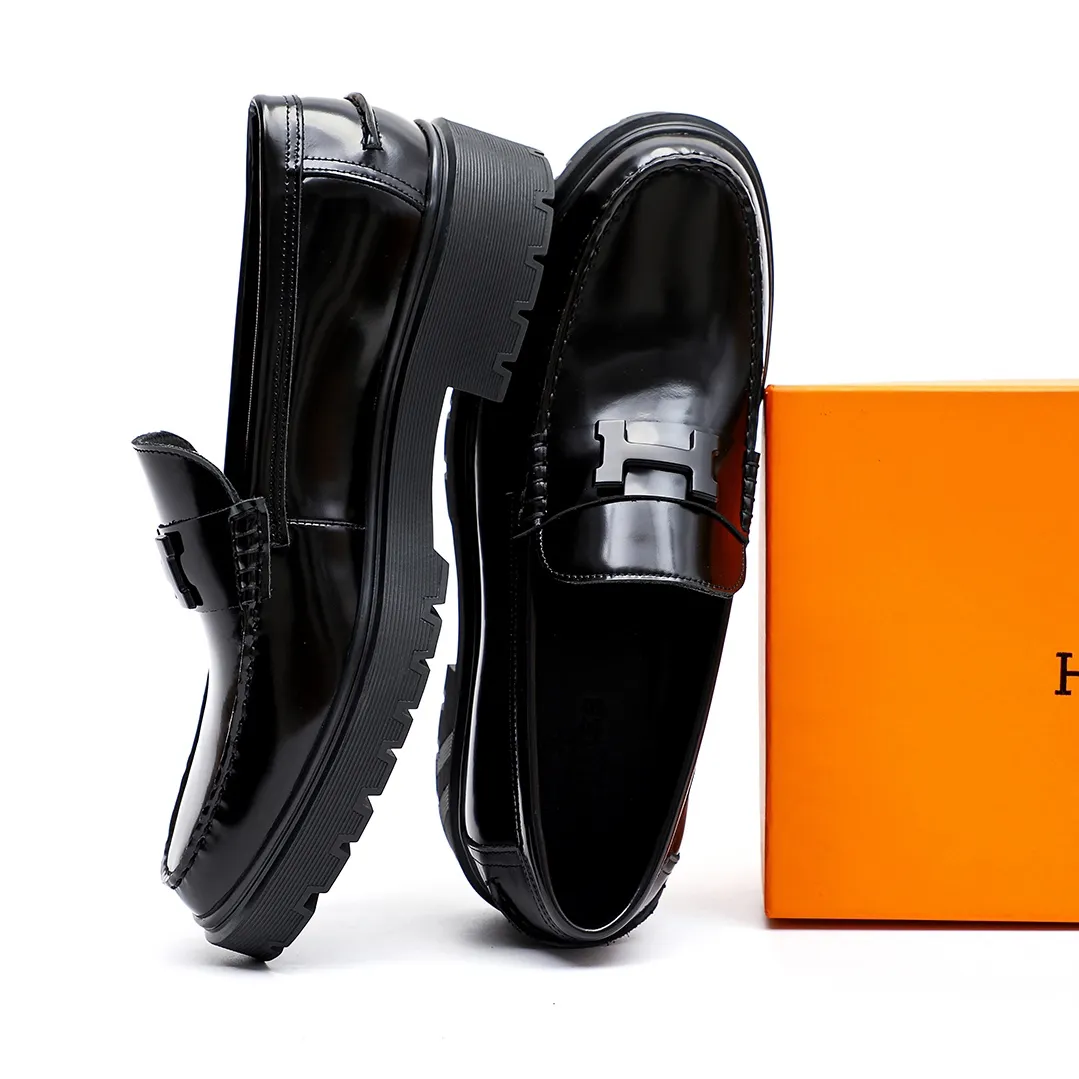 Men's shoes 💰700 💐[HERMES] popular men's shoes counter original items! The world's top brands...Luxury quality...//Fashion and high-end footwear 👍💪🏻...give you a low-key luxury comfort experience👍. The upper is made of pure Italian imported original open-edge beaded cowhide. Sweat-absorbent cowhide leather lining. Comfortable and breathable. The original rubber-plastic flower foam light outsole is high-end and classy. Luxurious and noble!! .. OEM factory shipment [Hug] stall.. Original plate. Welcome to taste..39-45 (38.45.46🉑️Customized)